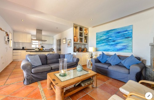 Es Cubells Villa | Vista Panorâmica e Única Para Esta Villa com 6 Quartos e 6 Banheiros