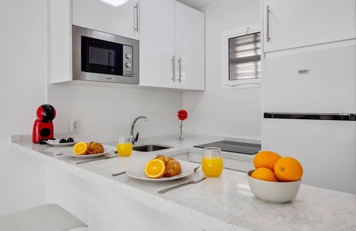 Torremolinos Apartment | Vistamarina 109B - Big Terrace, Pool. 350m from the beach