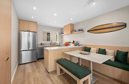 Beach Barber Tract Apartment | VistaSECONDFLOOR2BR|BBQ&HotTubAccess