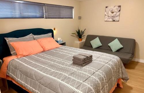 Bathurst Manor House | Vita House near Downsview and Yorkdale Shopping Center