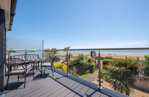 Worthing House | Vitamin Sea House - Two Bedroom House, Sleeps 4