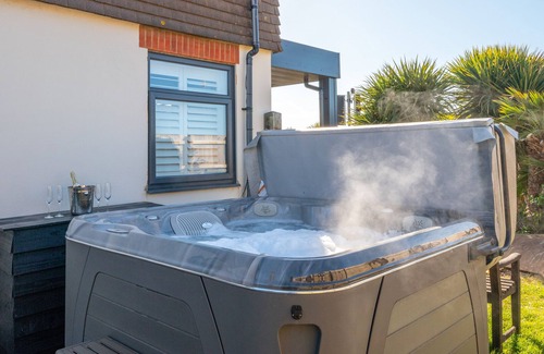 Worthing House | Vitamin Sea House - Two Bedroom House, Sleeps 4