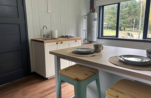 Puyehue House | Vive la naturaleza en paz en Fundo Bonanza, Puyehue. Amplia casa.