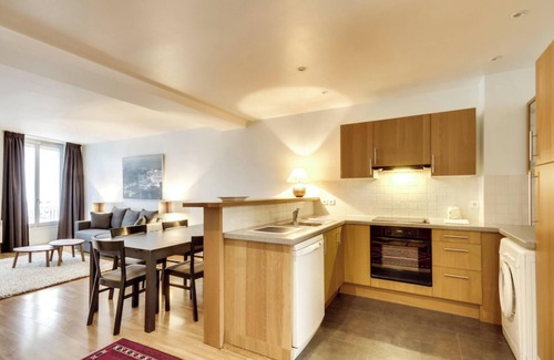 Vivienne Apartment | Vivienne 2 Bedroom Apartment Near Sentier Metro
