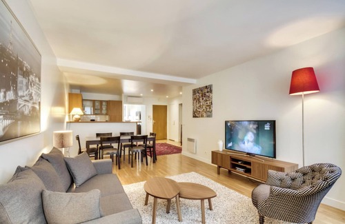 Vivienne Apartment | Vivienne 2 Bedroom Apartment Near Sentier Metro