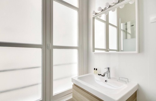 Vivienne Apartment | Vivienne Studio Apartment Near Sentier Metro