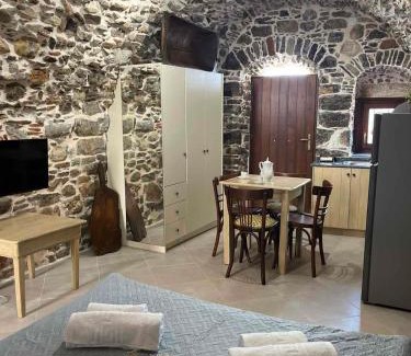 Olympi Apartment | Vlychos Olympi Lodges - Chios Cozy Getaways