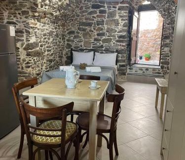 Olympi Apartment | Vlychos Olympi Lodges - Chios Cozy Getaways