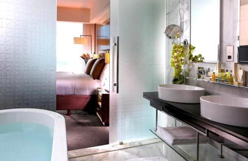 Jumeirah Lake Towers Hotel | voco - Bonnington Dubai by IHG