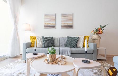 The Greens Apartment | Vogue Modern One-Bedroom Apartment in The Greens by Emaar with balcony