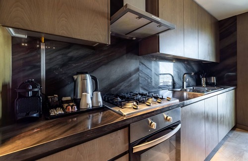 Palm Jumeirah Apartment | Voguish 2BR Apt w/Sea View at FIVE Palm
