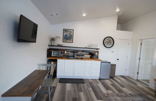 Homer House | Volcano Views & Relaxing Sunsets - Homer Guest House