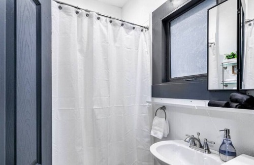 Kansas City Apartment | VOLKER 41: 2bd/1ba