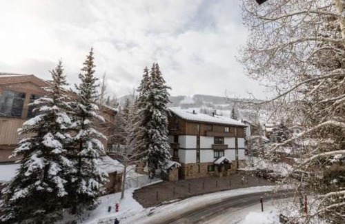 Vail Apartment | Vorlaufer Steps to Vail Village