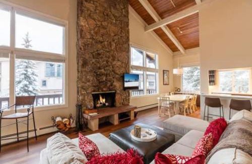 Vail Apartment | Vorlaufer Steps to Vail Village