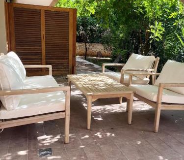 Vouliagmeni Apartment | Vouliagmeni 2bed garden flat