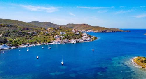 Vourkari Apartment | Vourkari, modern apartment overlooking the Marina of Vourkari