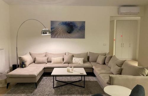 Savski Venac Apartment | Voyager 360, FREE PRIVATE PARKING