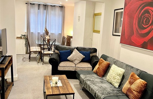 Wellingborough House | Vrbo Property