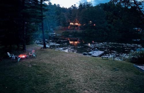 Ludlow House | VT Lake house minutes from Okemo