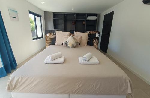 Les Sablettes Villa | Vue et emplacement d'exception à 20 m de la plage des Sablettes