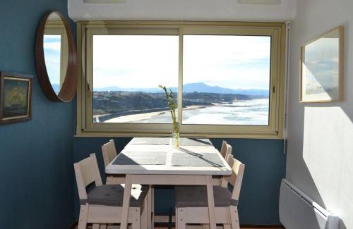 Biarritz City Centre Apartment | VUE EXCEPTIONNELLE SUR L’OCEAN STUDIO 2/4 pers