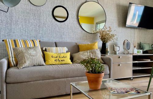 Les Sables d'Olonne Apartment | Vue imprenable sur l'océan & piscine naturelle