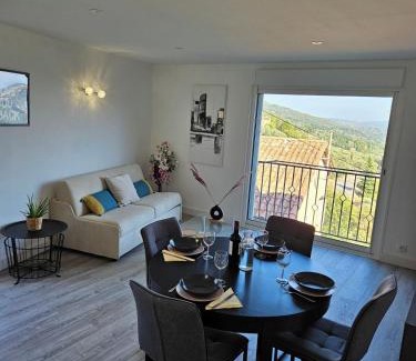 Speracedes Apartment | Vue mer, au calme, avec jardin !