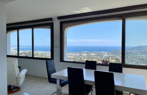 Mandelieu-La-Napoule Apartment | Vue Mer exceptionnelle au Grand Duc - Calme - Clim - garage