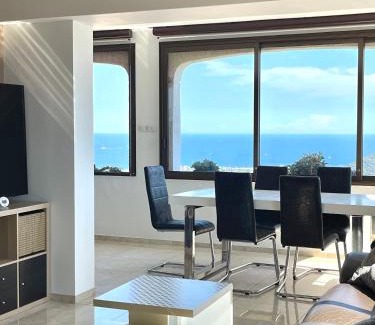 Mandelieu-La-Napoule Apartment | Vue Mer exceptionnelle au Grand Duc - Calme - Clim - garage