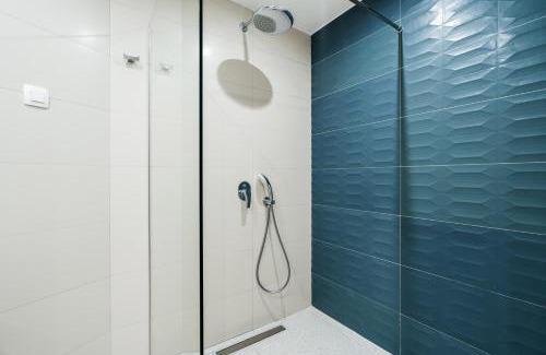 Becici Apartment | Vuelo Sobre by In Property