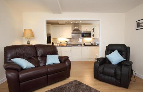 Llanwrthwl House | Vulcan Lodge Cottages
