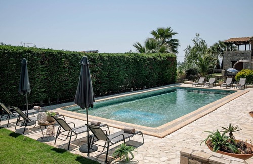 Nea Skioni Villa | (w) Halkidiki Blue Villa with Guest Studio | Kassandra