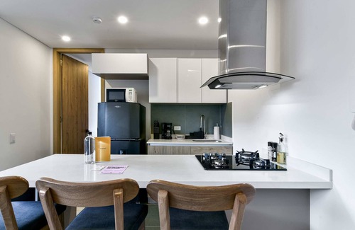 Chico Apartment | w* | Illustrious 2BR w/Street View in Chapinero