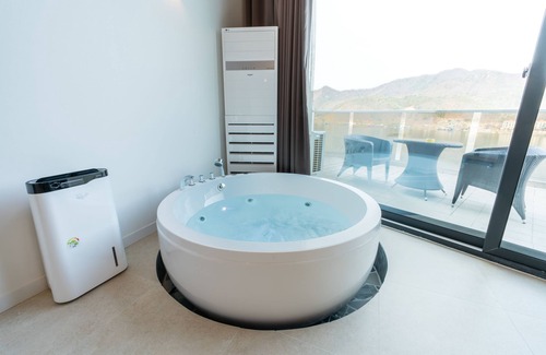 Gapyeong Hotel | W Jiwoo Resort