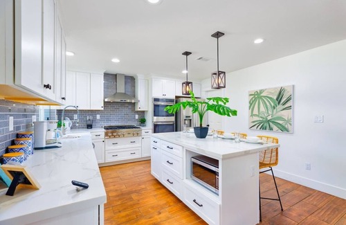 Winchester House | W/Pool/Hot Tub/Pool Table