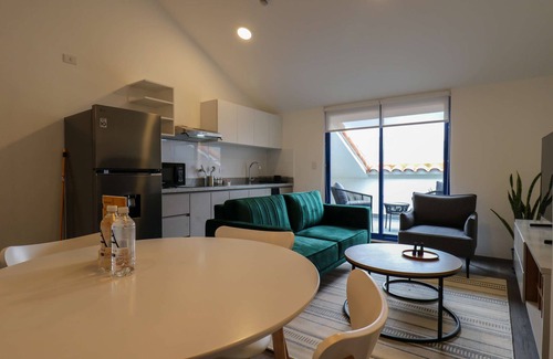 Cusco Historic Center Apartment | w Stunpedous 2BR w Perfect Balcony in Cusco