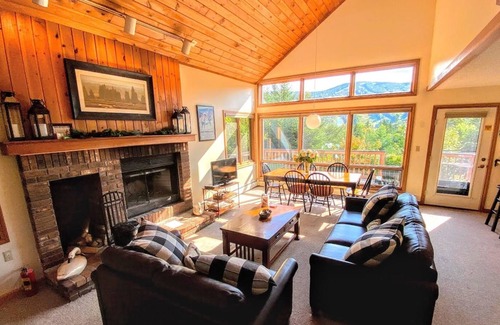 Bretton Woods House | W22 As Seen On TV! Cozy Bretton Woods condo with gorgeous views of the Ski Area; Fast WiFi, Cable!