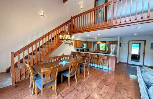 Bretton Woods House | W61 Fully Renovated Townhouse in Bretton Woods with AC, fast WiFi!