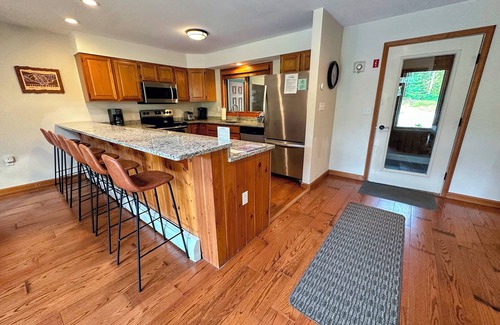 Bretton Woods House | W61 Fully Renovated Townhouse in Bretton Woods with AC, fast WiFi!