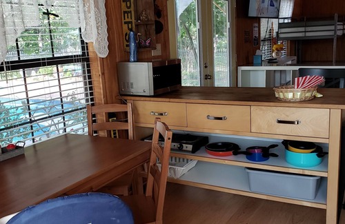 Marlin Cabin | waco Area Fun Family Bunkhouse Amazing Pool Golf Countryside