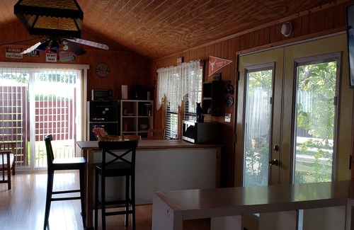 Marlin Cabin | waco Area Fun Family Bunkhouse Amazing Pool Golf Countryside