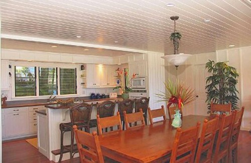 Kilauea House | Wade Home, spacious & just steps from the beach