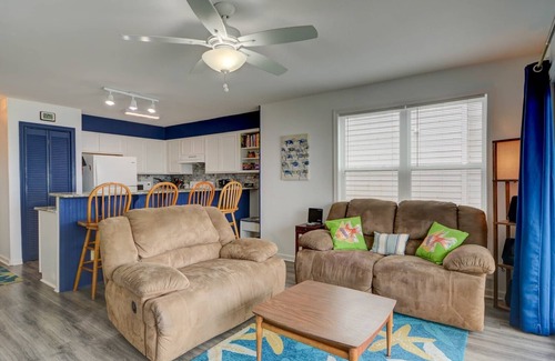 Surf City House | "Wading For You" Oceanfront Townhome - Community Pool