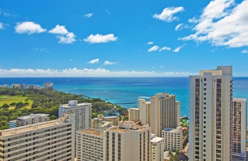 Waikiki Bed & Breakfast | Waikiki Banyan #3810-T2