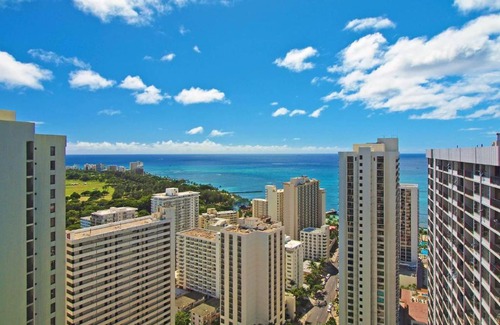 Waikiki Bed & Breakfast | Waikiki Banyan #3810-T2