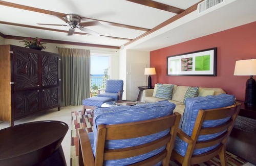 Waikiki Resort | Waikiki Beach Walk Honolulu Condo