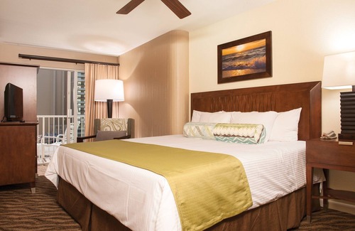 Waikiki Resort | Waikiki Beach Walk Honolulu Condo
