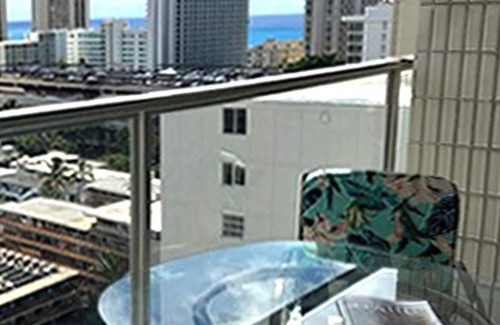 Waikiki Condo | Waikiki clean studio apartment, 7 minute walk to a beach, next to Ala Way Canal,