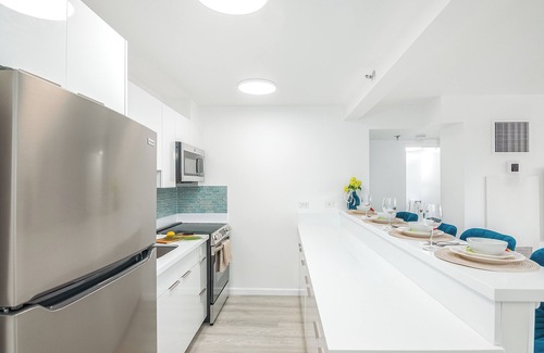 Waikiki Apartment | Waikiki Sunset 2 bedroom with Diamond Head View and Parking